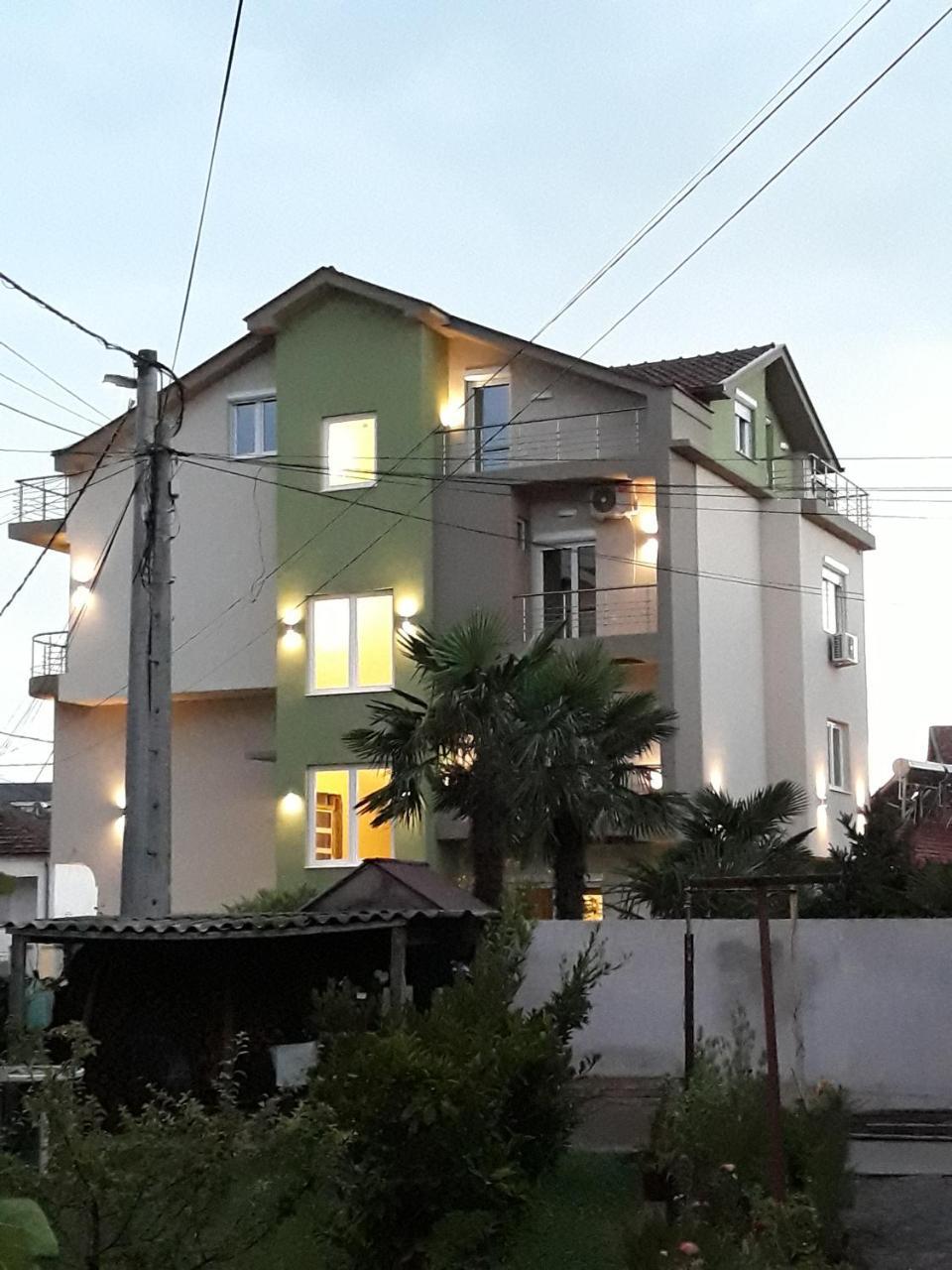 Vila & Apartments Matea Gevgelija Bagian luar foto