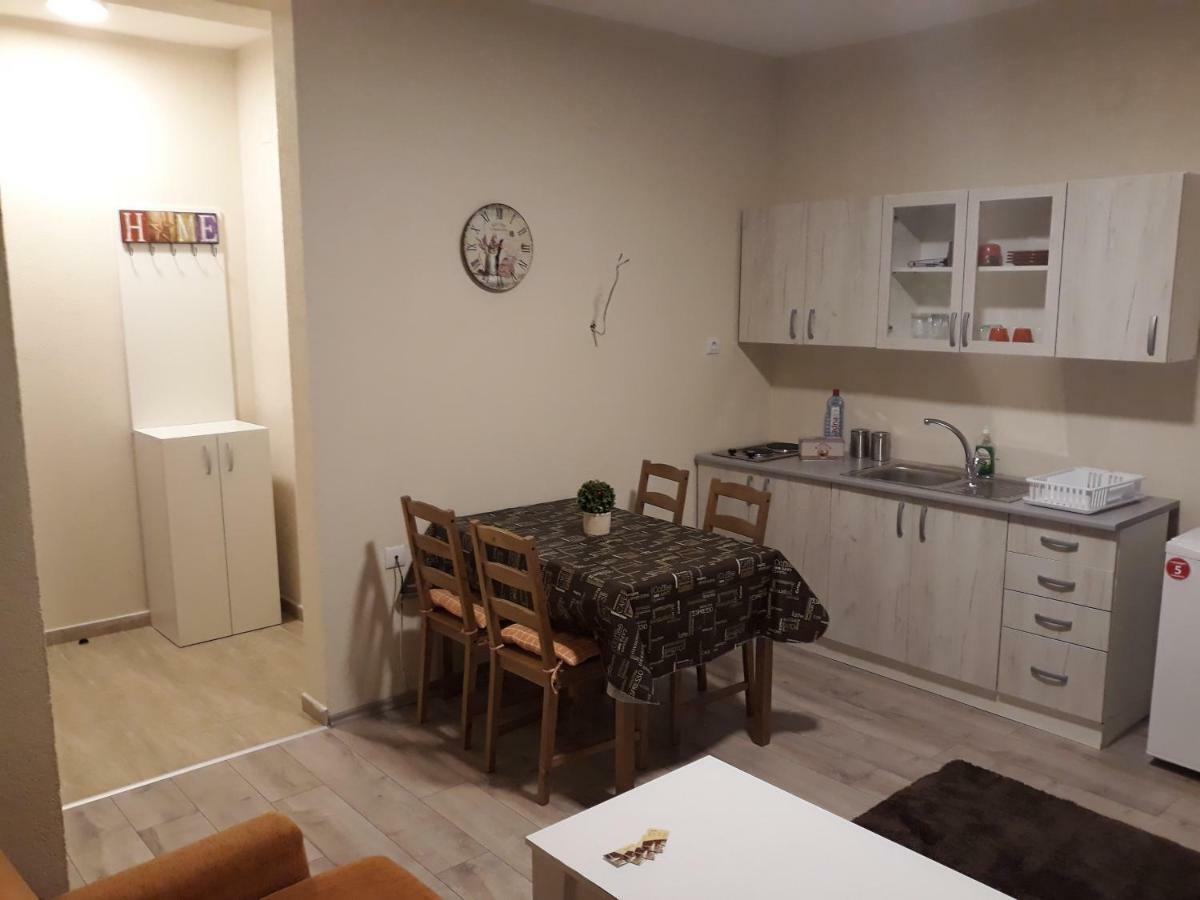 Vila & Apartments Matea Gevgelija Bagian luar foto